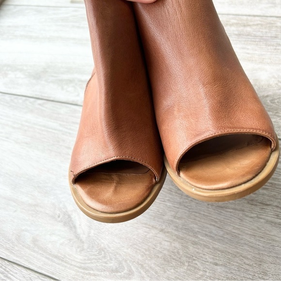 Moda in Pelle Tan Leather Open Toe Double Zippers Cut Out Booties - Picture 5 of 14